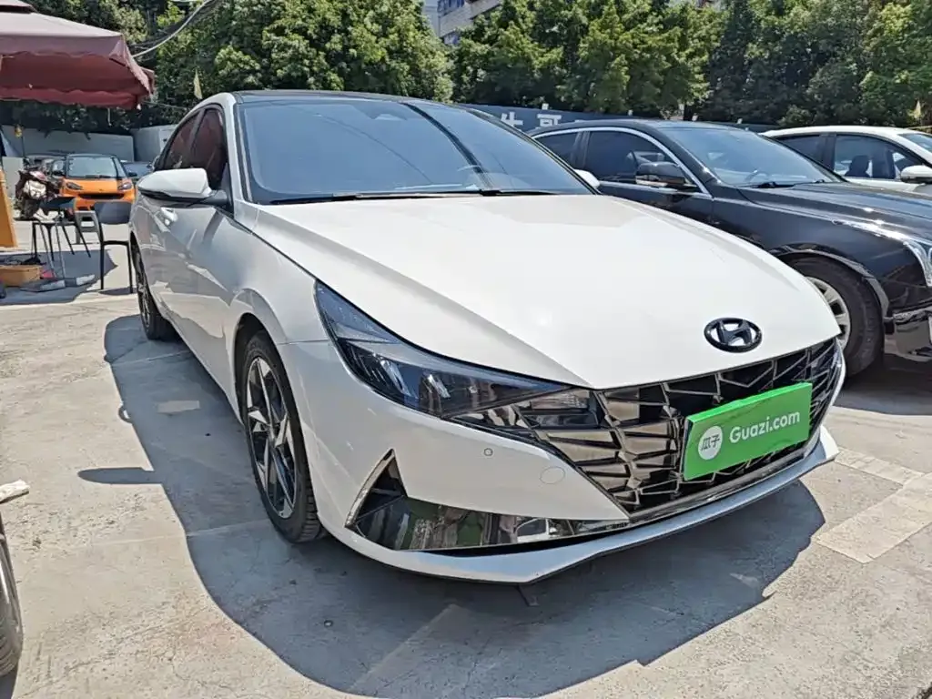 Hyundai Elantra — фото 8