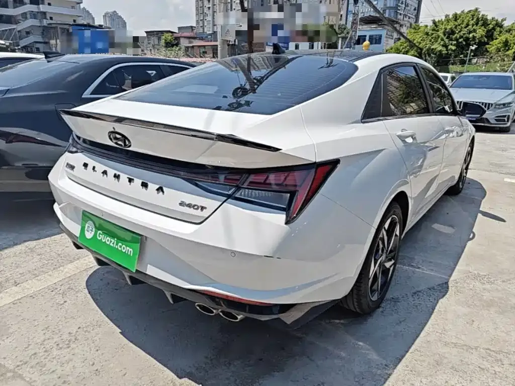 Hyundai Elantra — фото 10