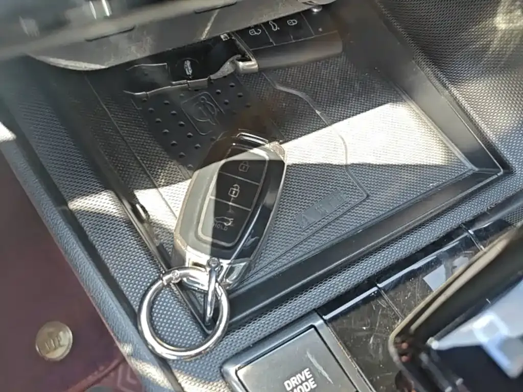 Hyundai Elantra — фото 6