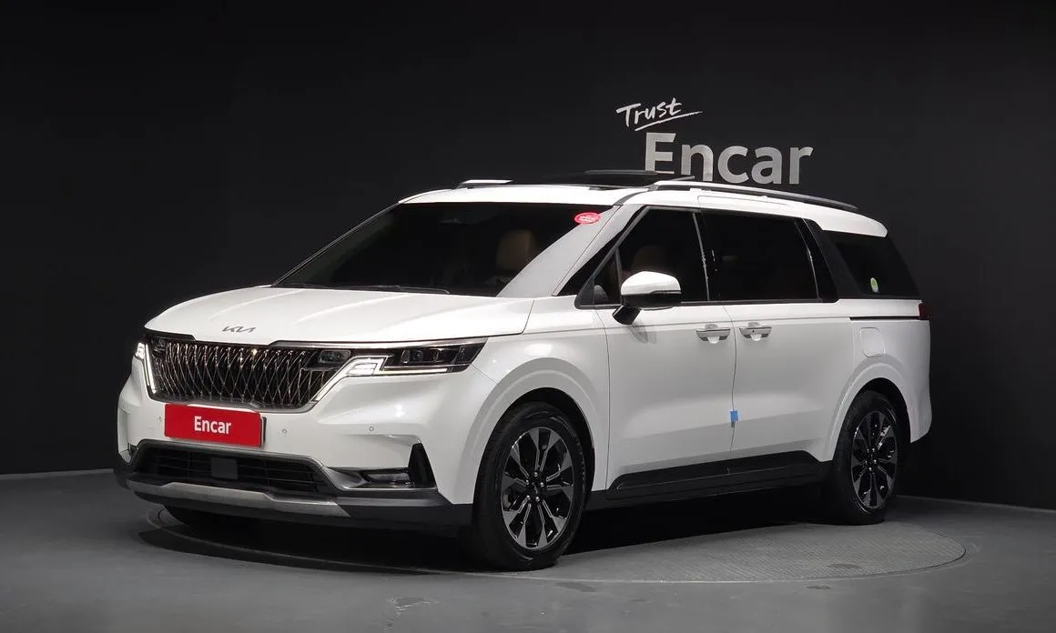 Kia Carnival — фото 1