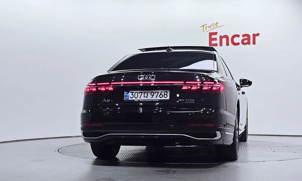 Audi A8 — фото 6