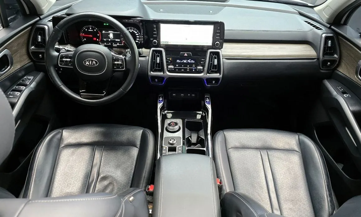 Kia Sorento — фото 10