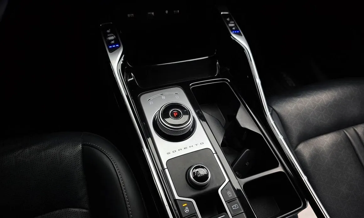 Kia Sorento — фото 6