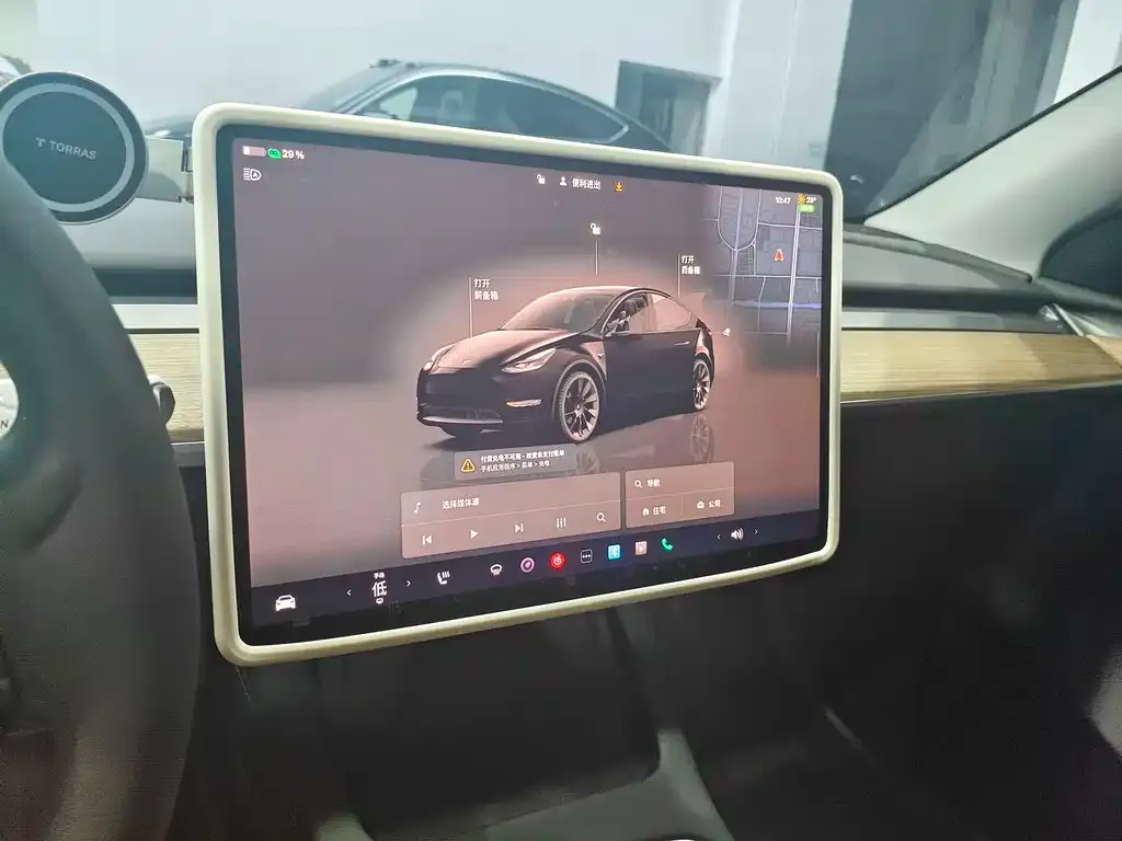 Tesla Model Y — фото 4