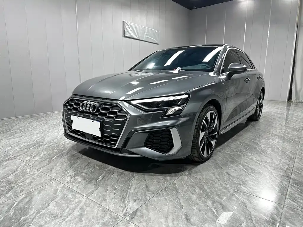 Audi A3 — фото 1