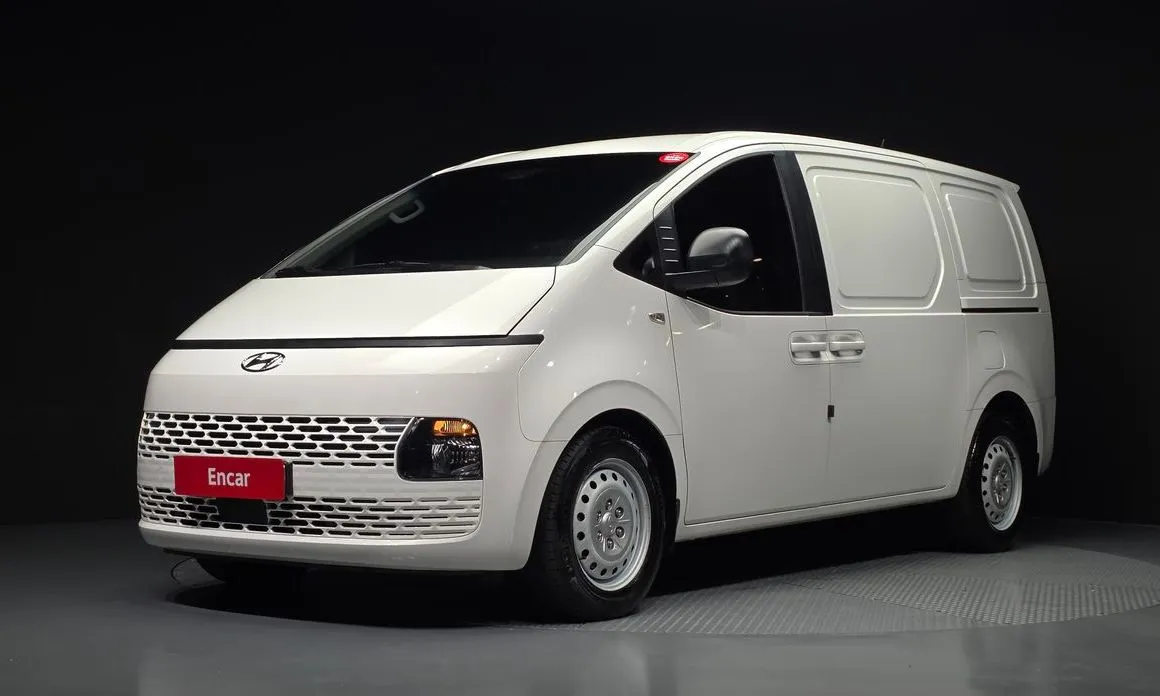 Hyundai Staria — фото 1