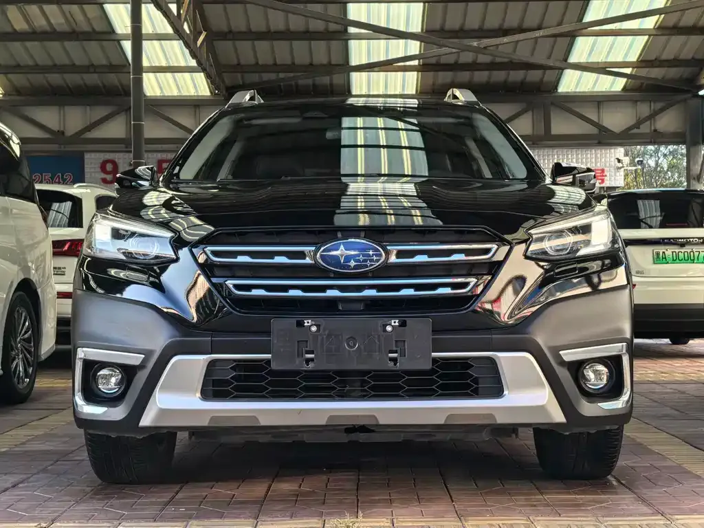 Subaru Outback — фото 1