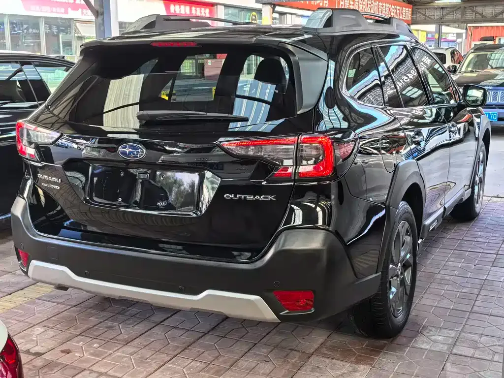 Subaru Outback — фото 5