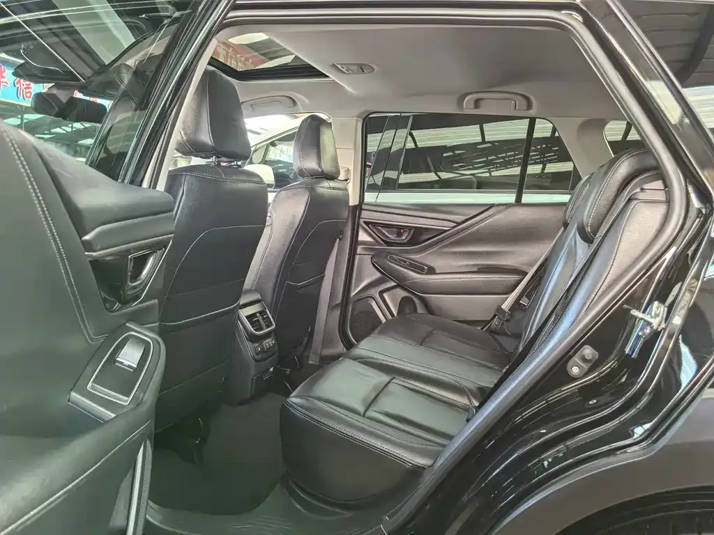 Subaru Outback — фото 2