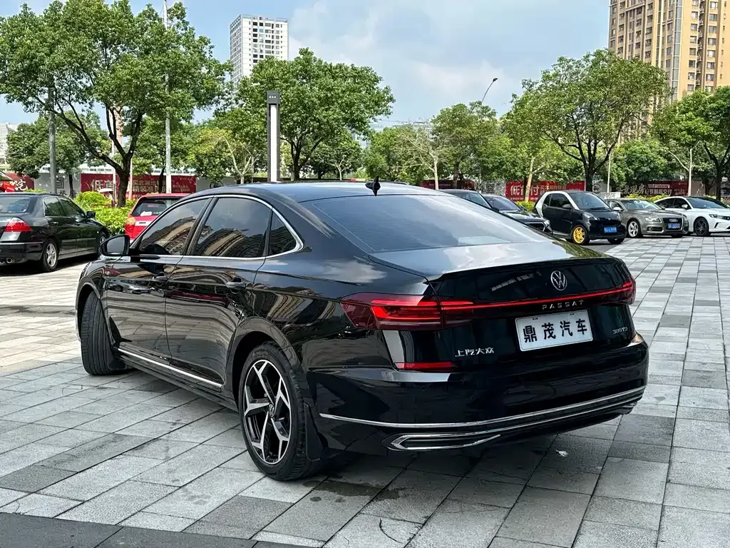 Volkswagen Passat — фото 6