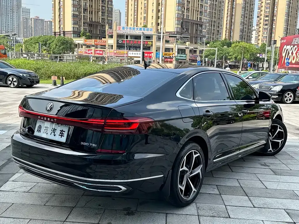 Volkswagen Passat — фото 10