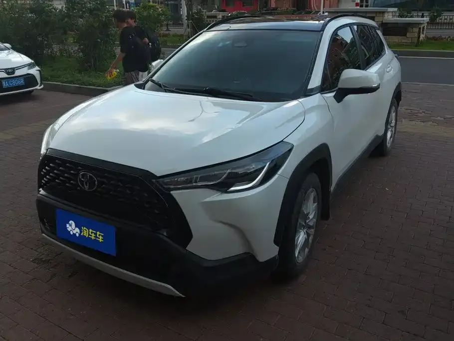 Toyota Corolla Cross — фото 1