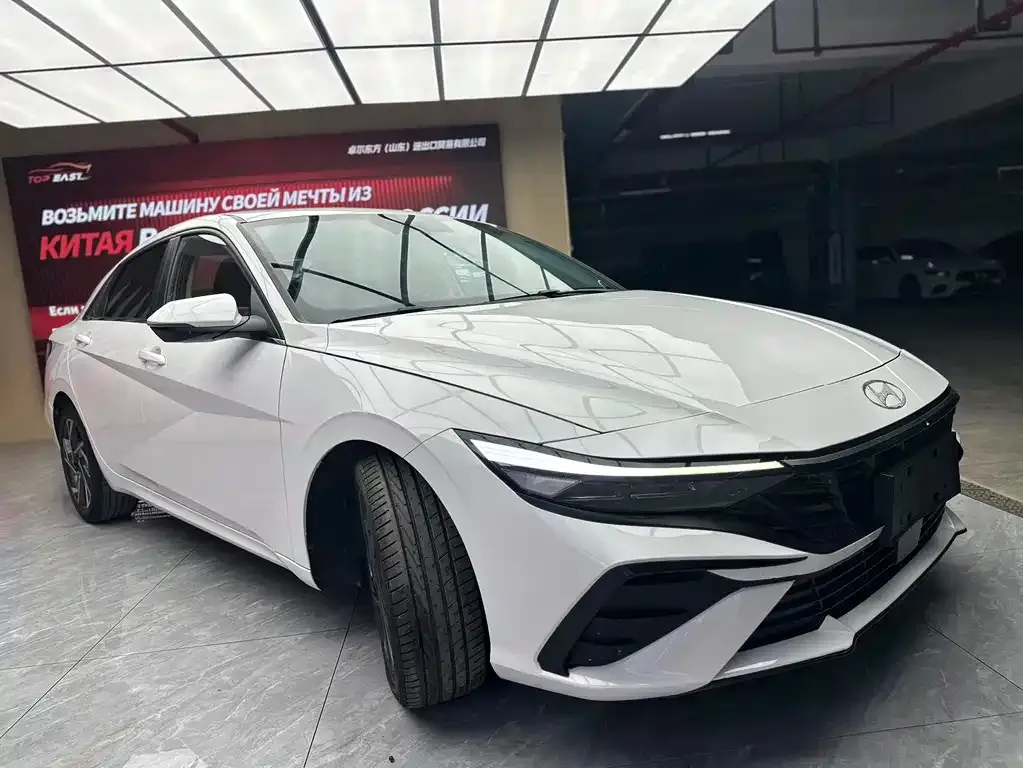 Hyundai Elantra — фото 7