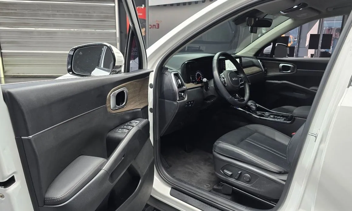 Kia Sorento — фото 7