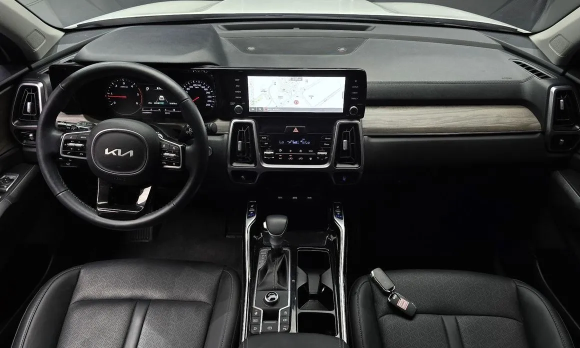 Kia Sorento — фото 6