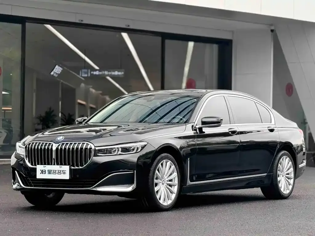 BMW 7 Series — фото 1
