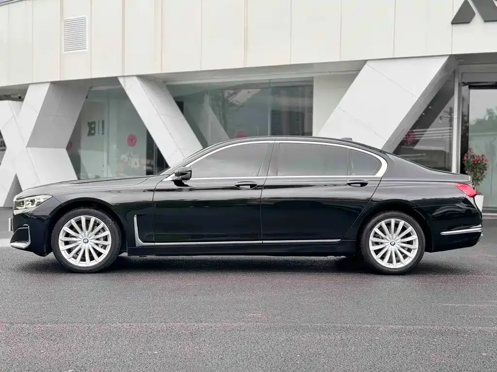 BMW 7 Series — фото 4