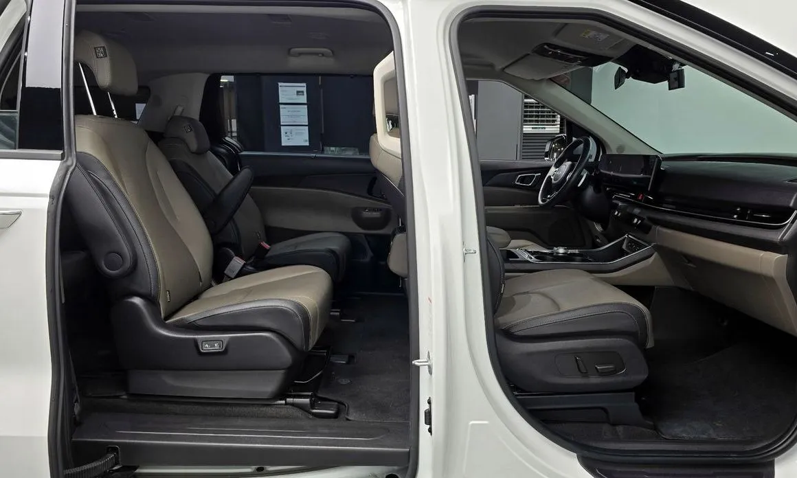 Kia Carnival — фото 10