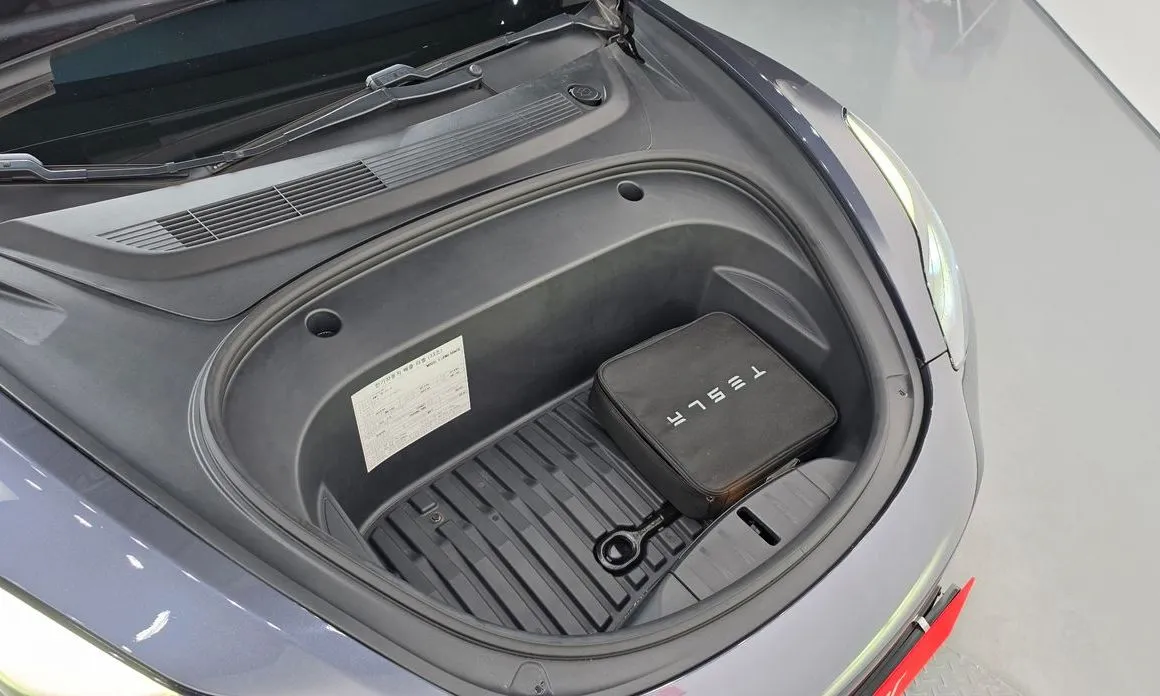 Tesla Model 3 — фото 10