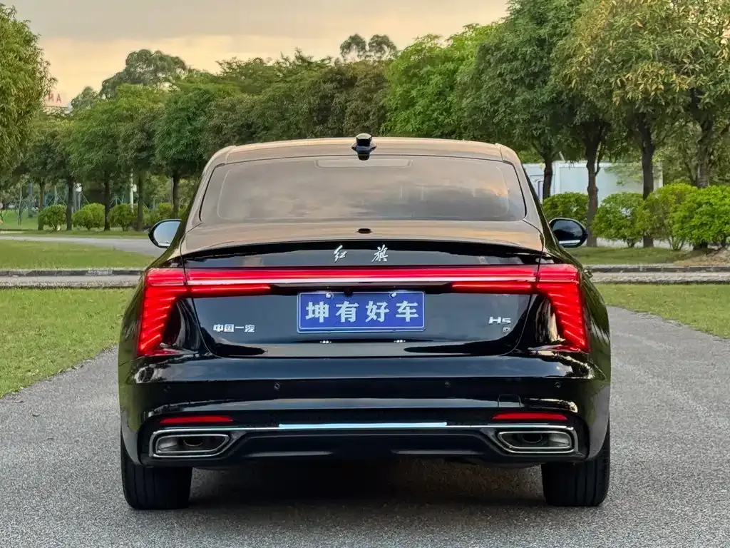 Hongqi H5 — фото 3