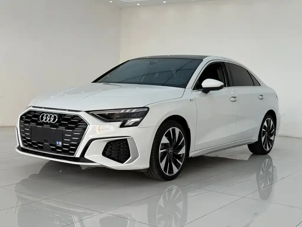Audi A3 — фото 1