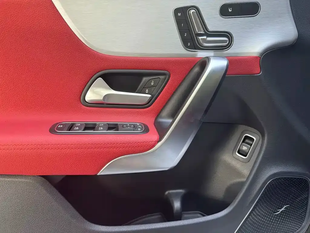 Mercedes-Benz CLA AMG — фото 4