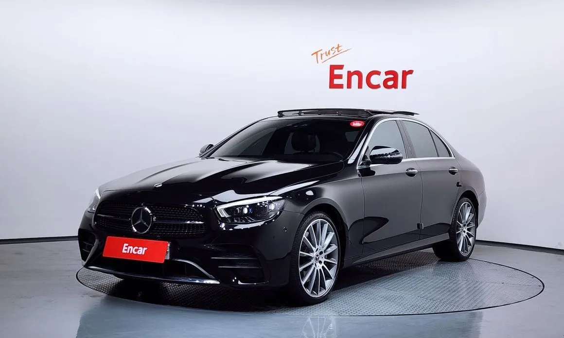 Mercedes-Benz E-Class — фото 1