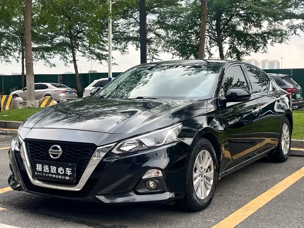 Nissan Teana — фото 1