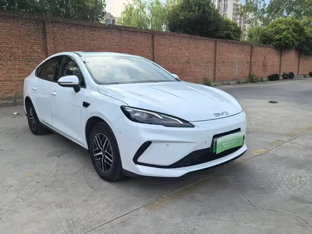 BYD Seal 05 DM-i — фото 8