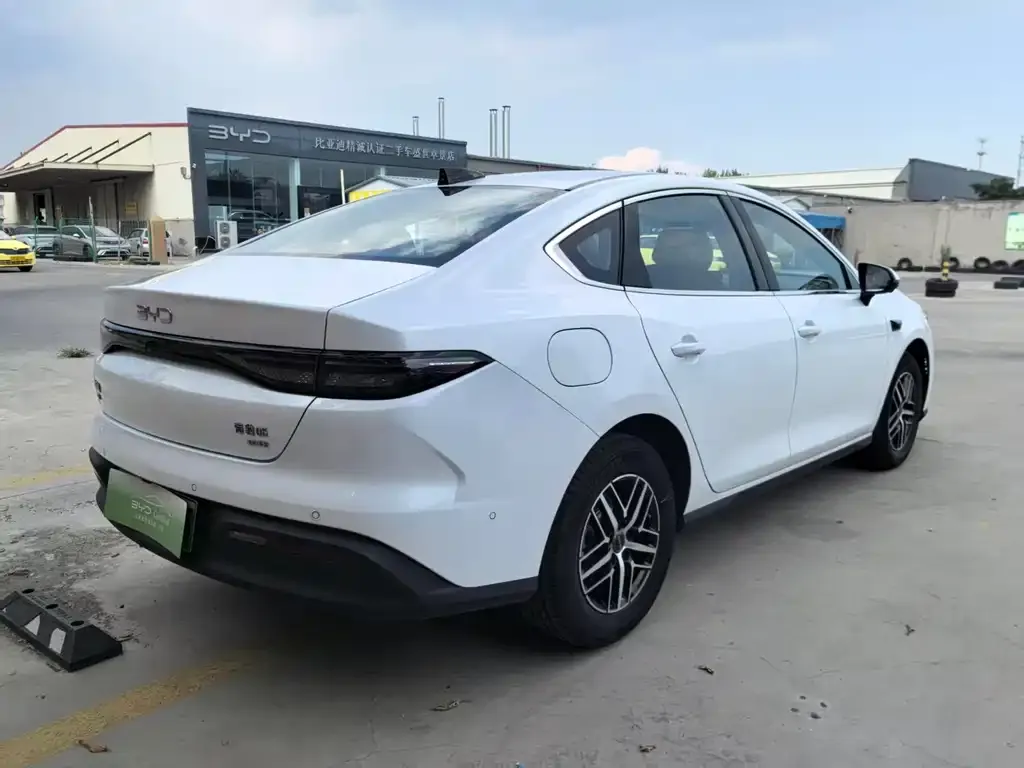 BYD Seal 05 DM-i — фото 2