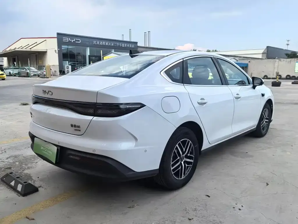 BYD Seal 05 DM-i — фото 4