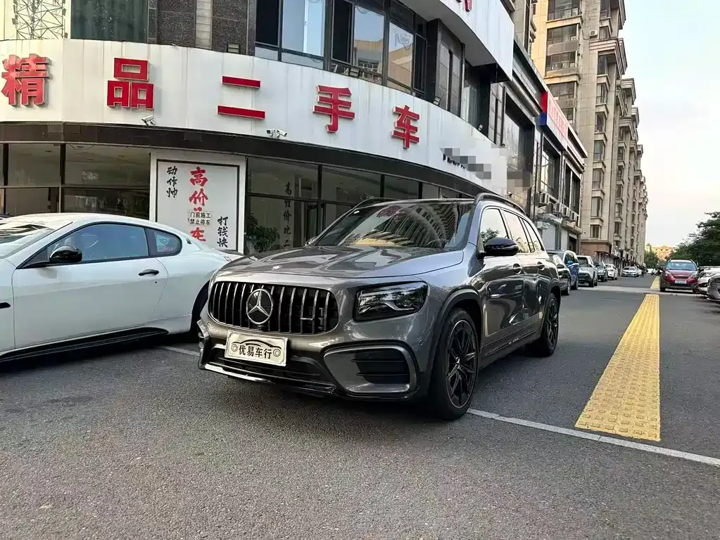 Mercedes-Benz GLB AMG — фото 1