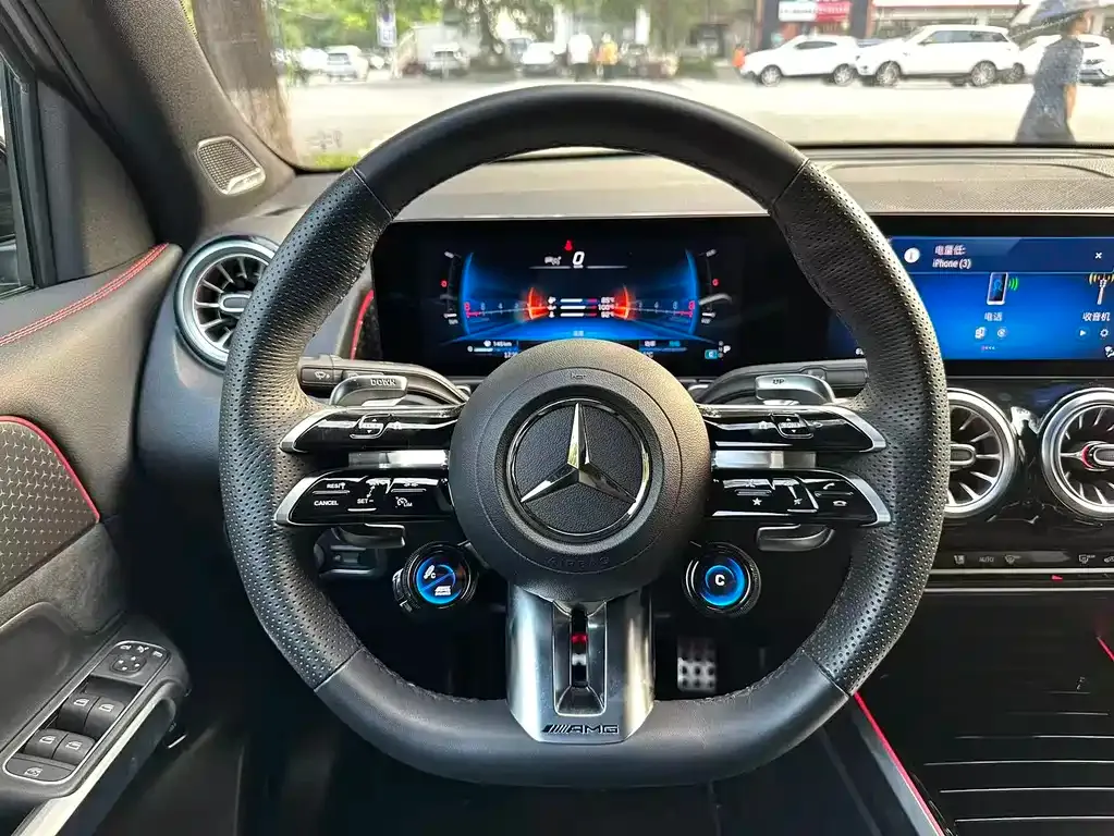 Mercedes-Benz GLB AMG — фото 4