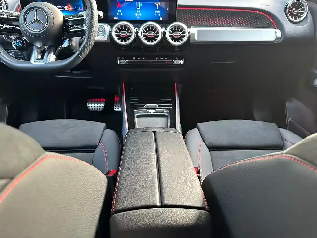 Mercedes-Benz GLB AMG — фото 3