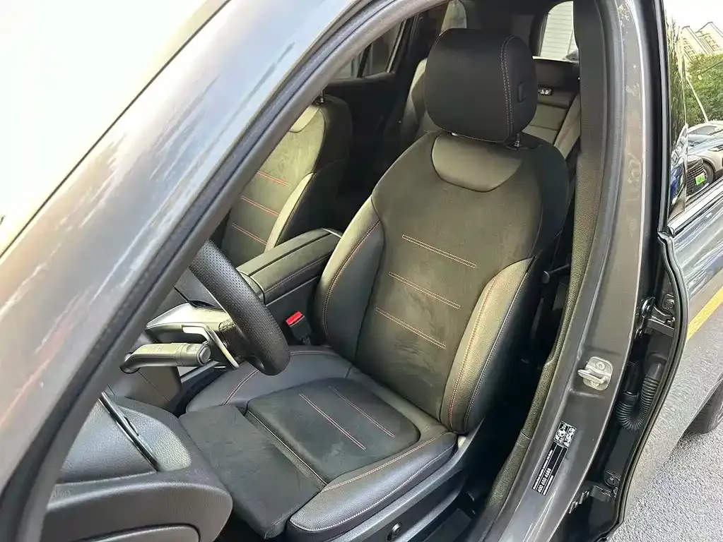 Mercedes-Benz GLB AMG — фото 9