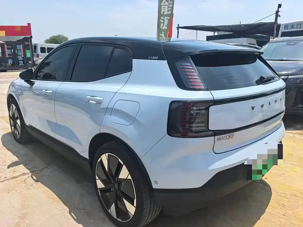 Volvo EX30 — фото 7