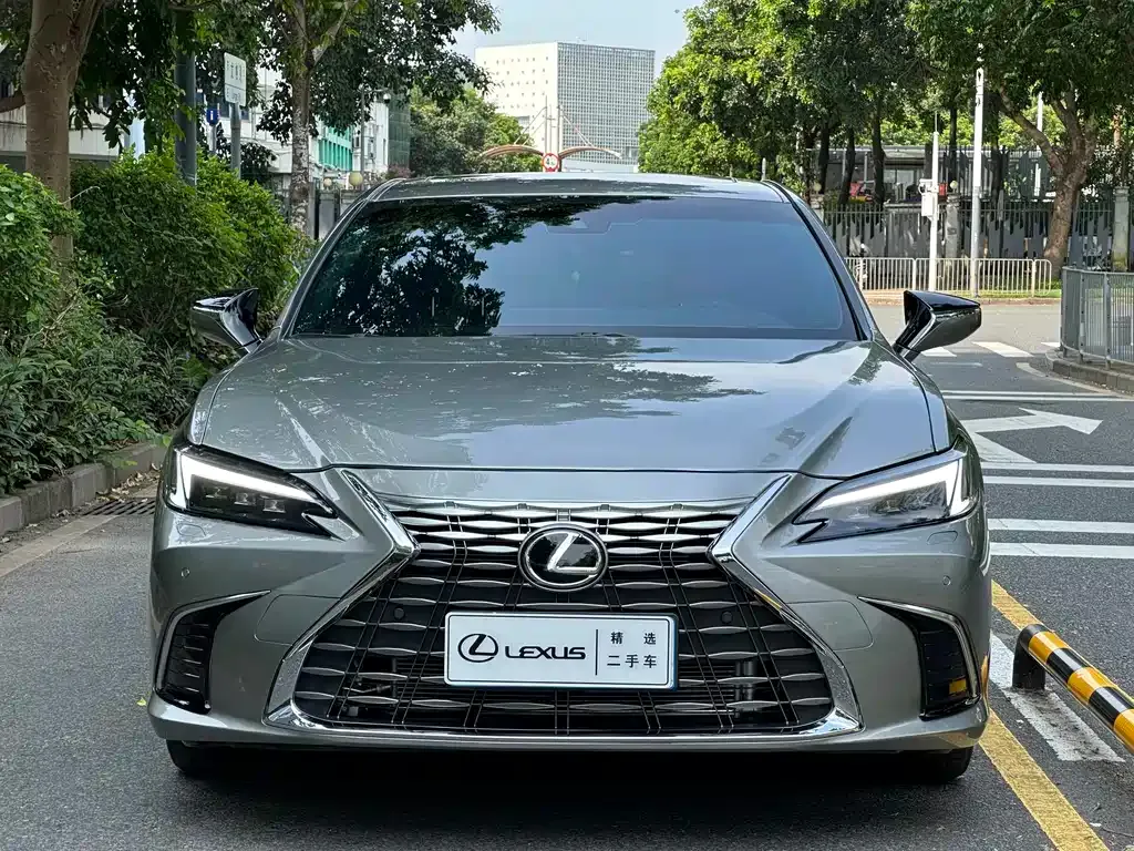 Lexus ES — фото 10