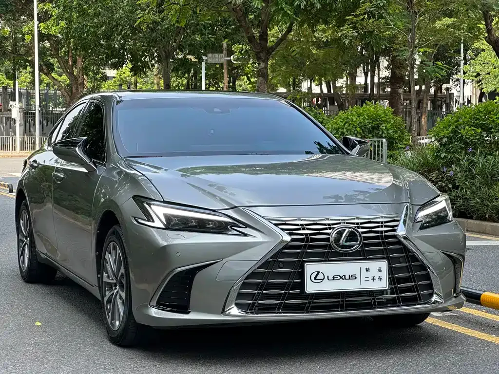 Lexus ES — фото 9