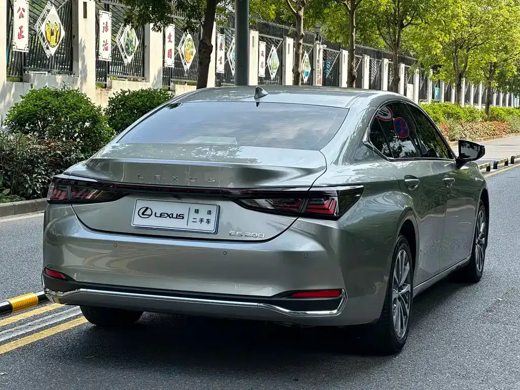 Lexus ES — фото 6