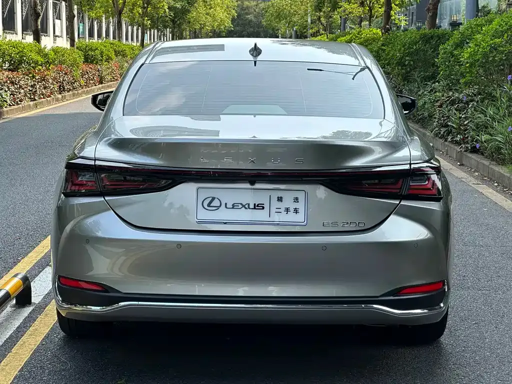 Lexus ES — фото 5