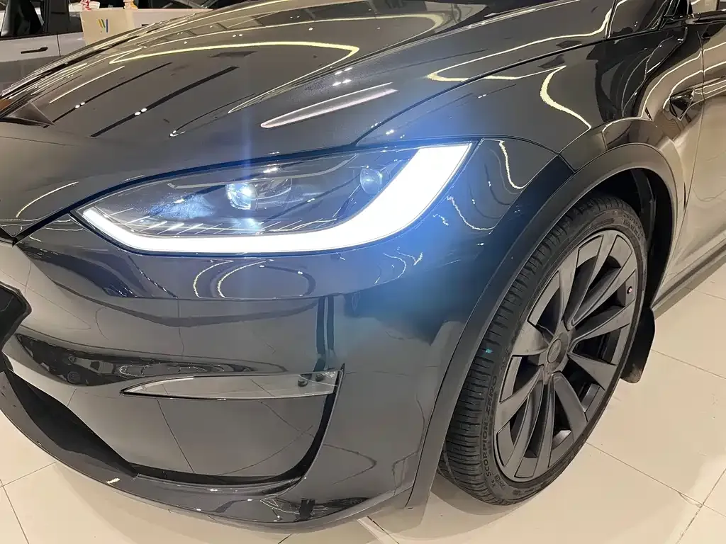 Tesla Model X — фото 4