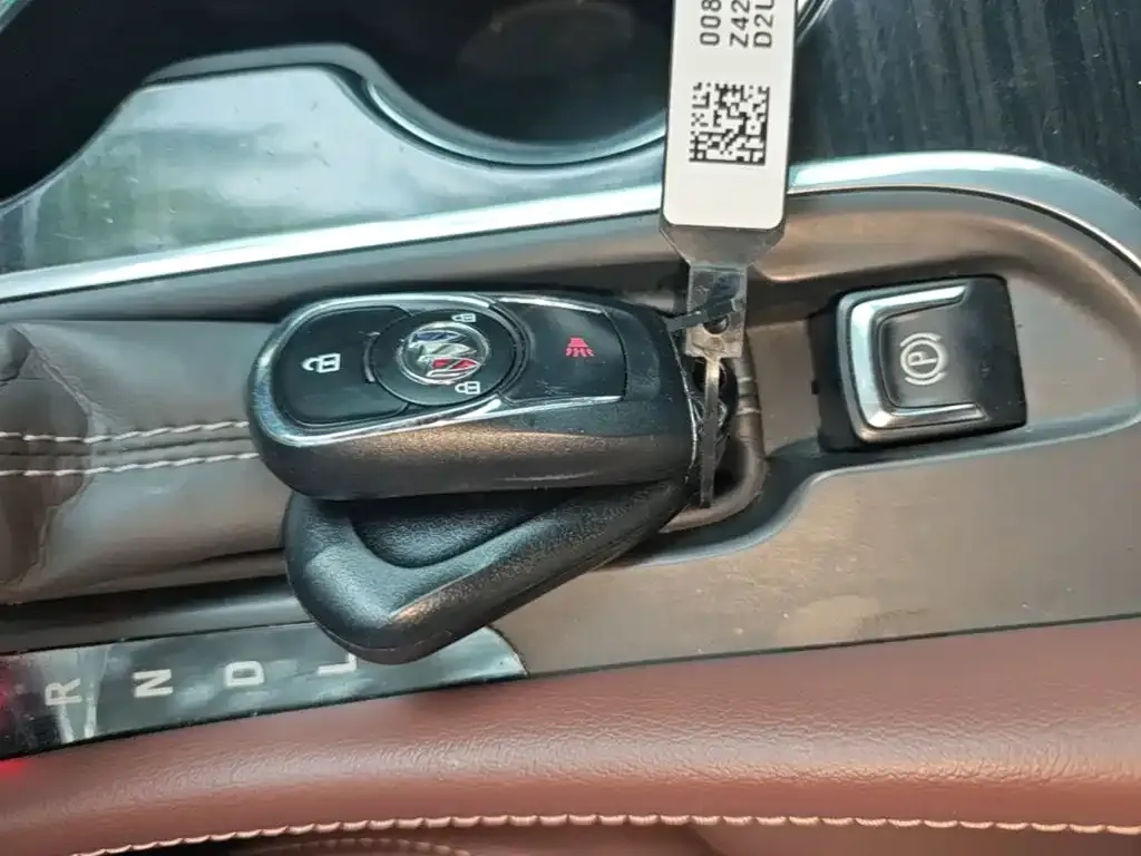 Buick Envision Plus — фото 7