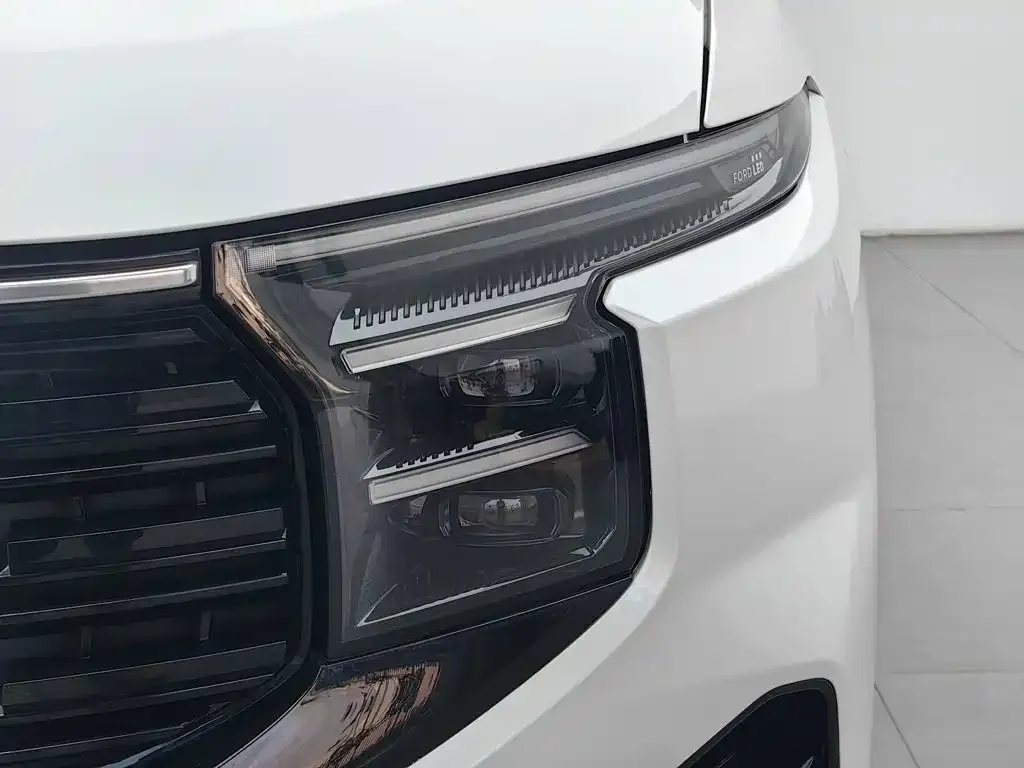 Ford Edge — фото 3