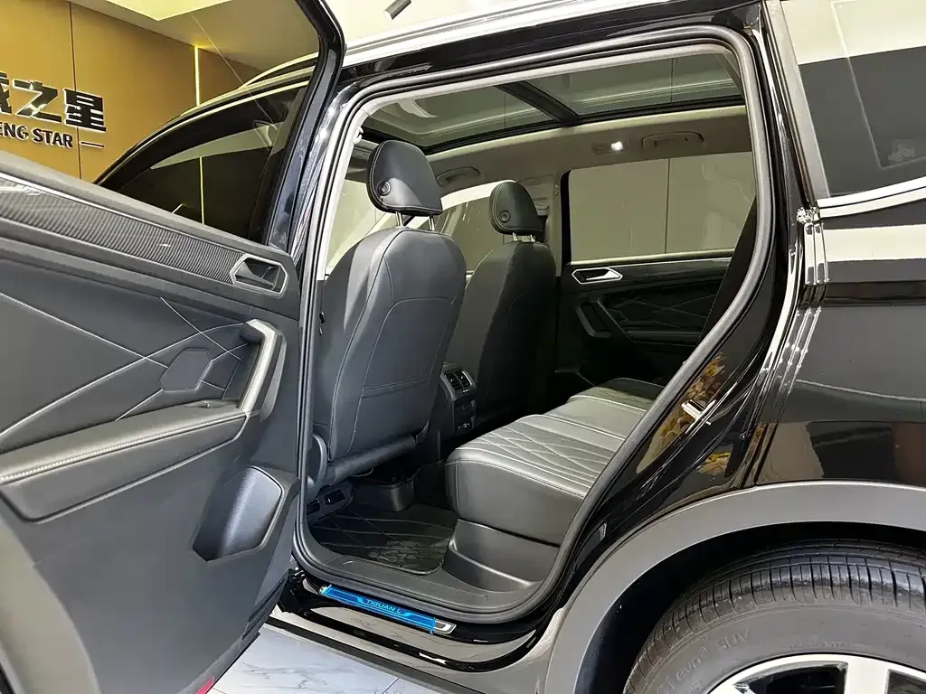Volkswagen Tiguan L — фото 5