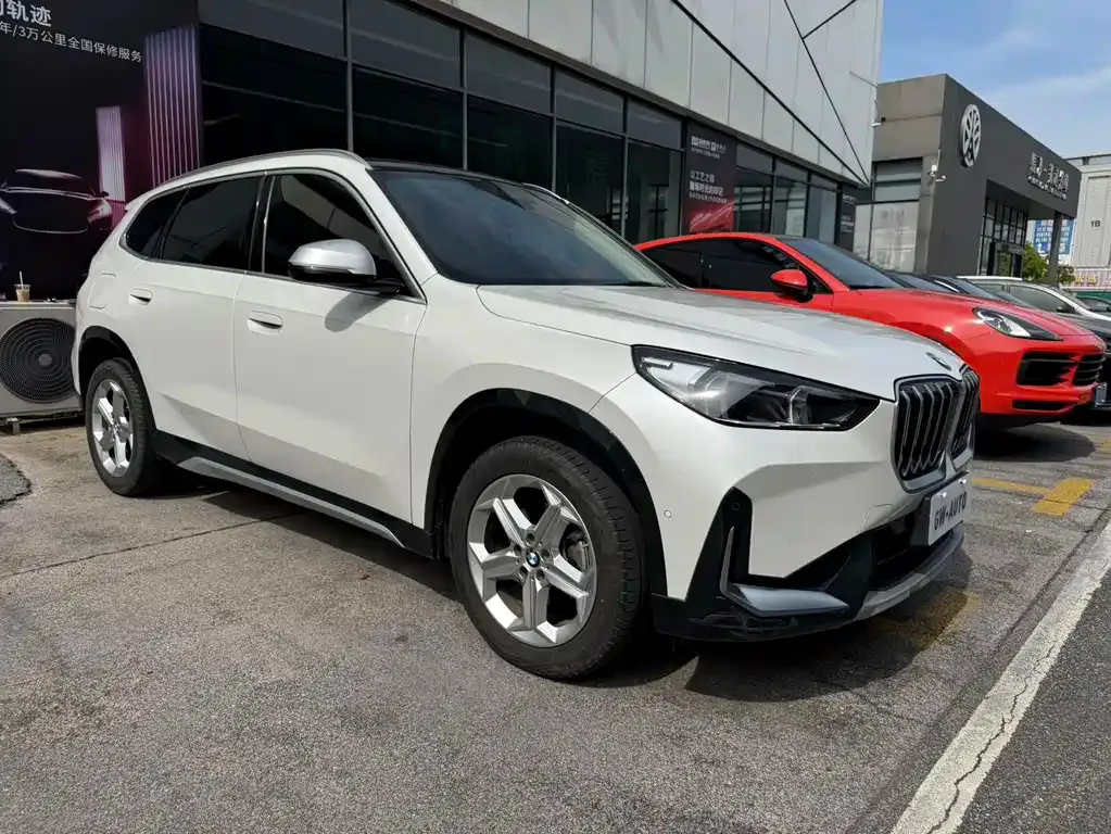 BMW X1 — фото 1
