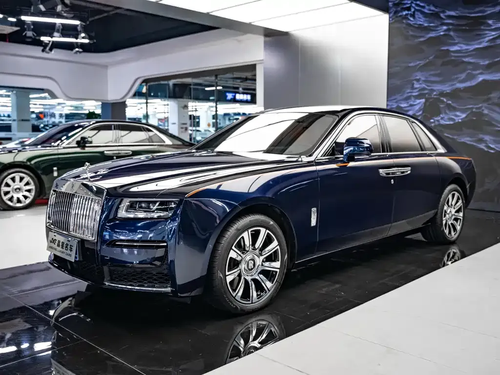 Rolls-Royce Ghost — фото 1