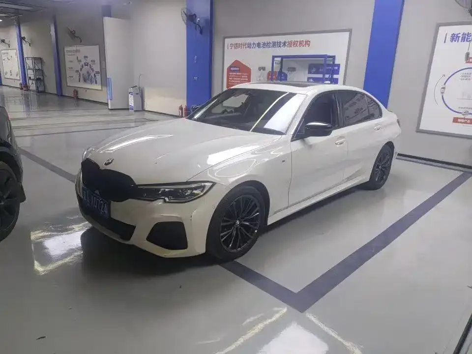 BMW 3 Series — фото 1