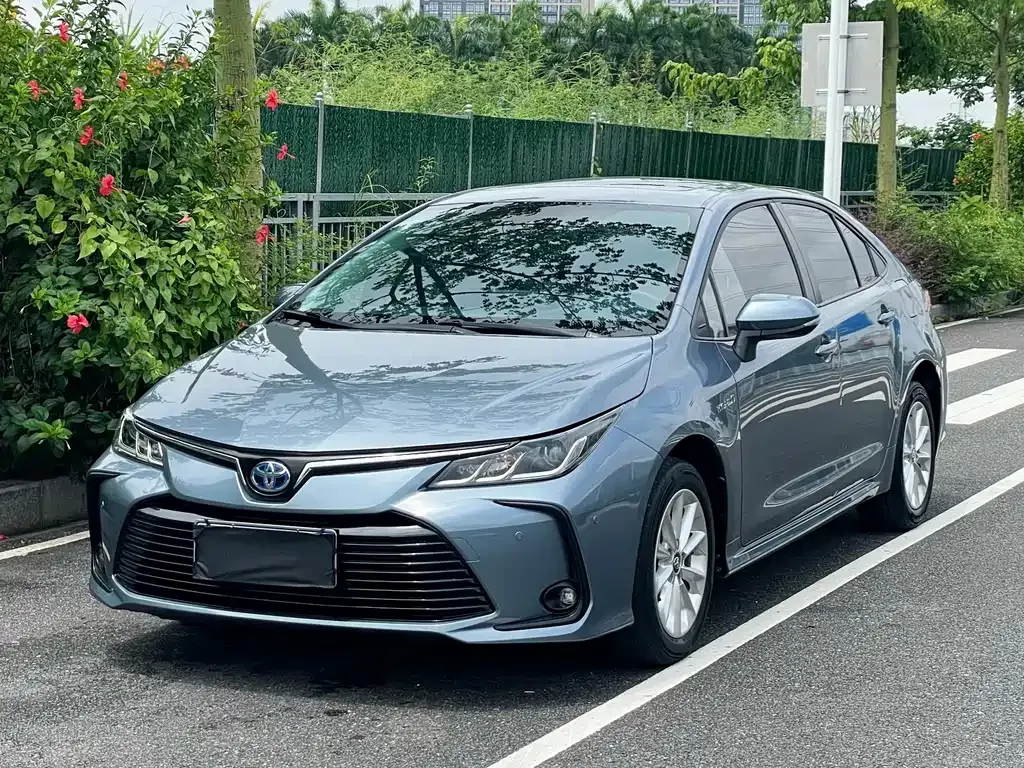 Toyota Corolla — фото 1