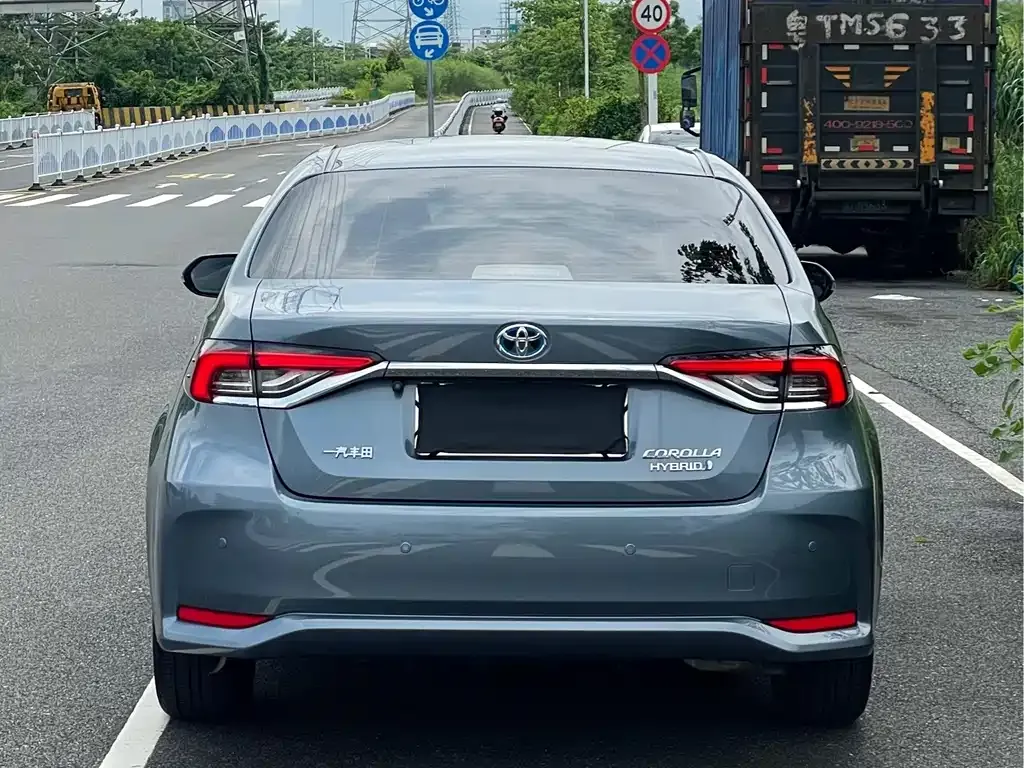 Toyota Corolla — фото 3