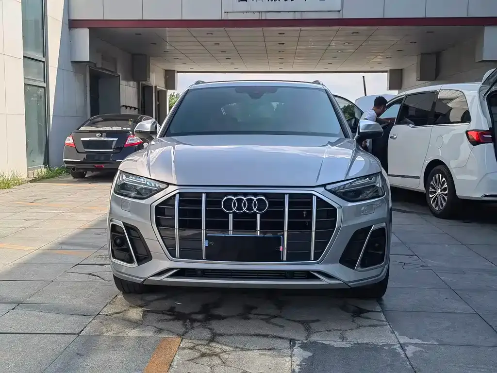 Audi SQ5 — фото 10